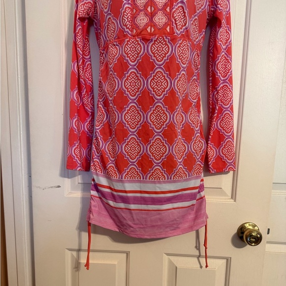 “CABANA LIFE” Coral Geo Rash Guard Cover Up - Picture 6 of 14